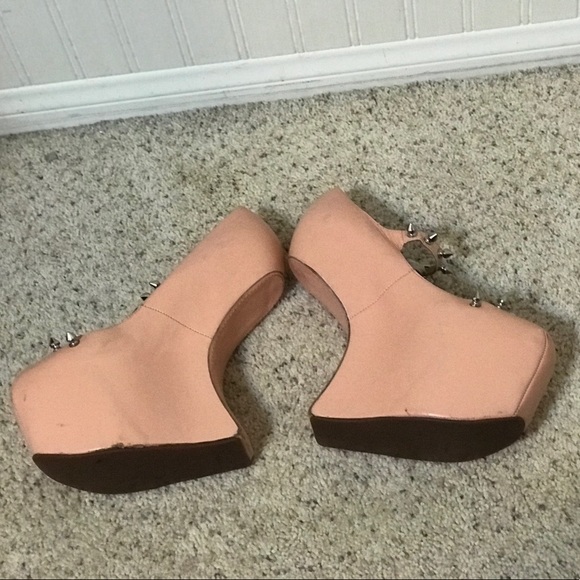 Sold - Picture 4 of 6